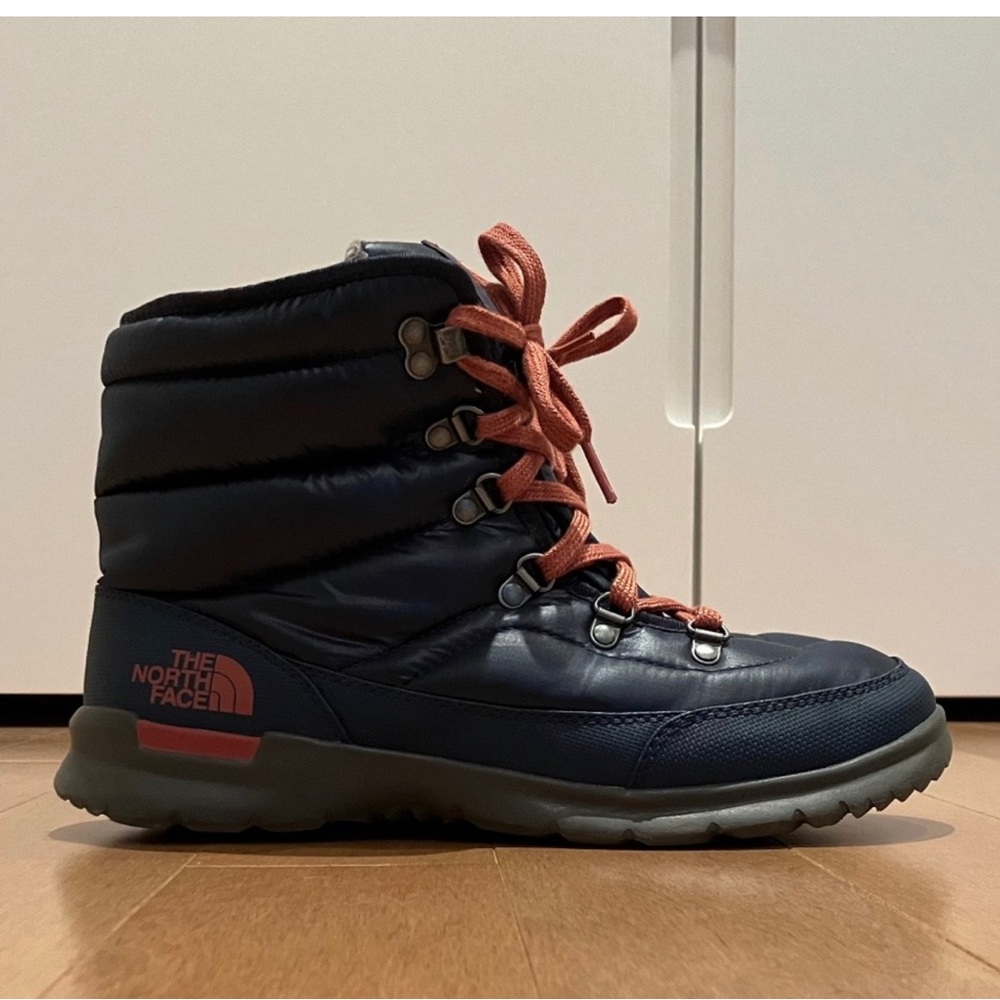 North Face Thermoball Lace II Snow Boots - Size 9